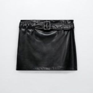 NWT ZARA BLACK FAUX LEATHER MINI SKIRT WITH BELT XS